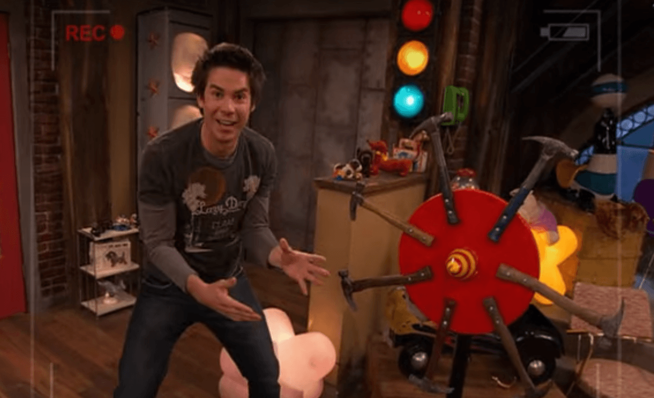 Y no se compara con el famosísimo "¡Un ventilador de martillos!".
<br>
