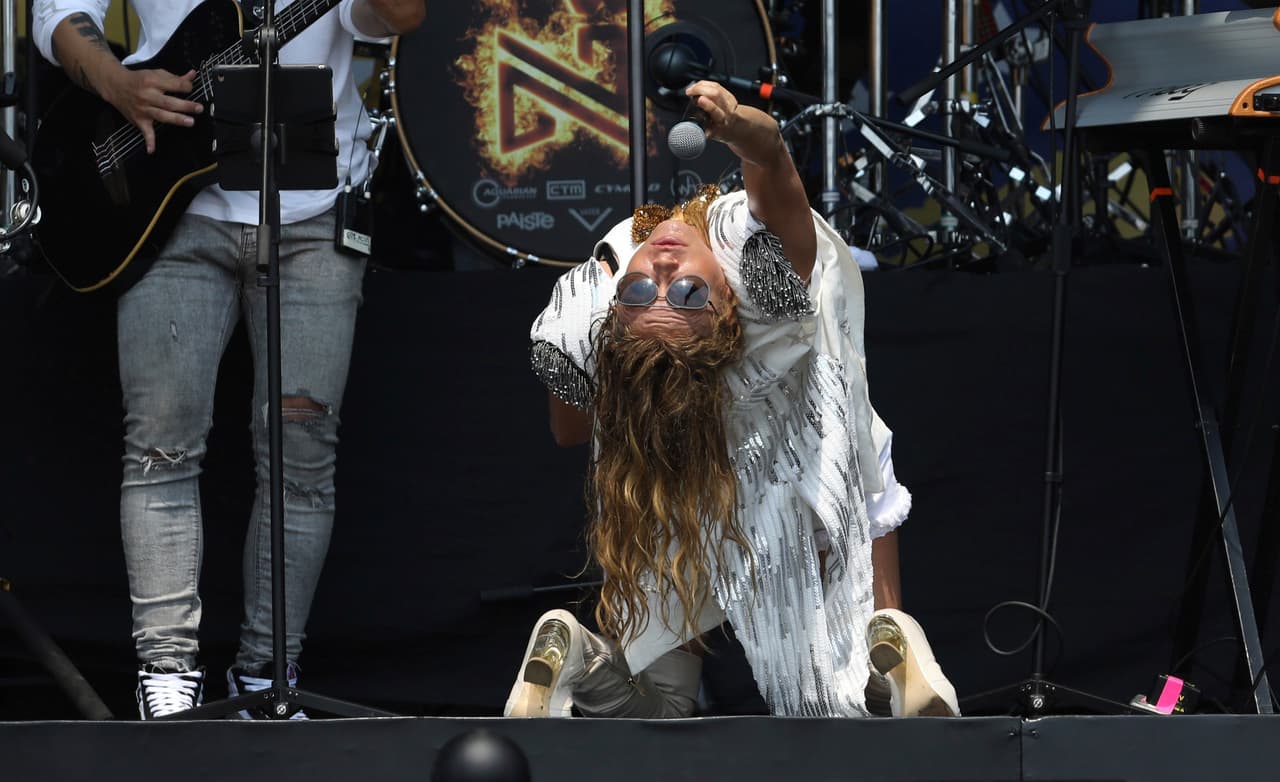 Paulina Rubio, 'La Chica Dorada', cantó 'Ni Una Sola Palabra' o 'Lo Haré Por Ti'