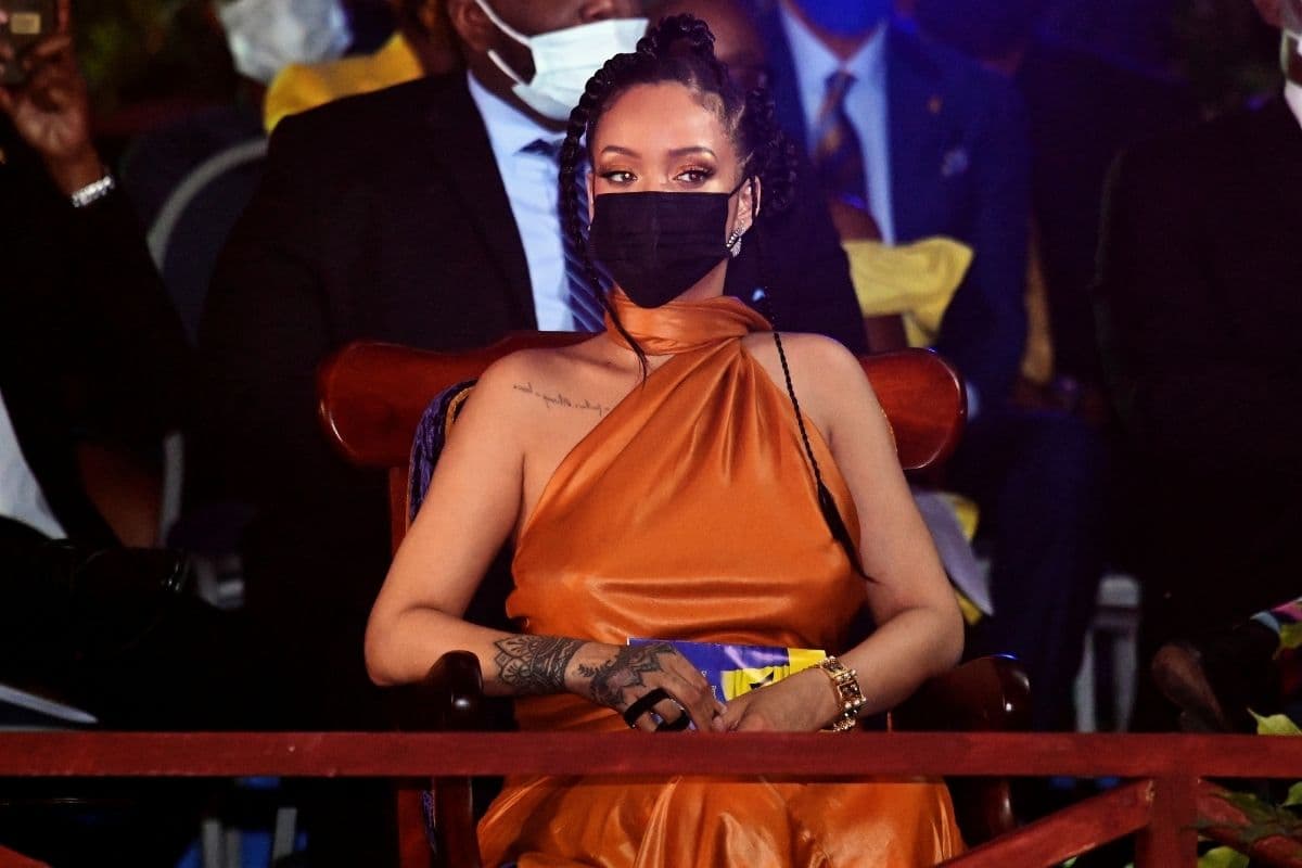 Rihanna recibe el reconocimiento de heroína nacional en su isla natal, Barbados