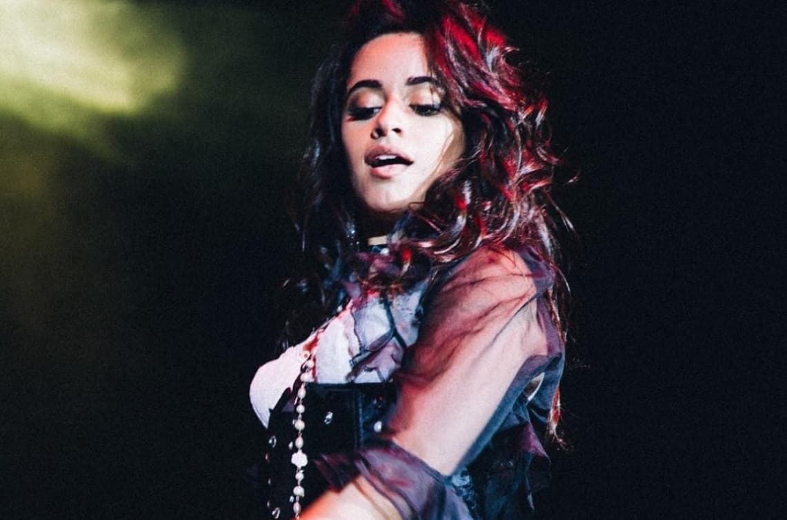 Camila Cabello canta y baila al ritmo de Calle 13