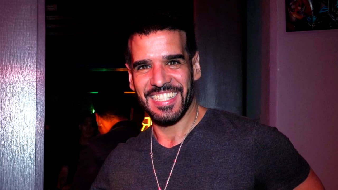 Sergio Velasco de la exitosa obra "Smiley" nos reveló esto de su outfit | Sin atakrs3
