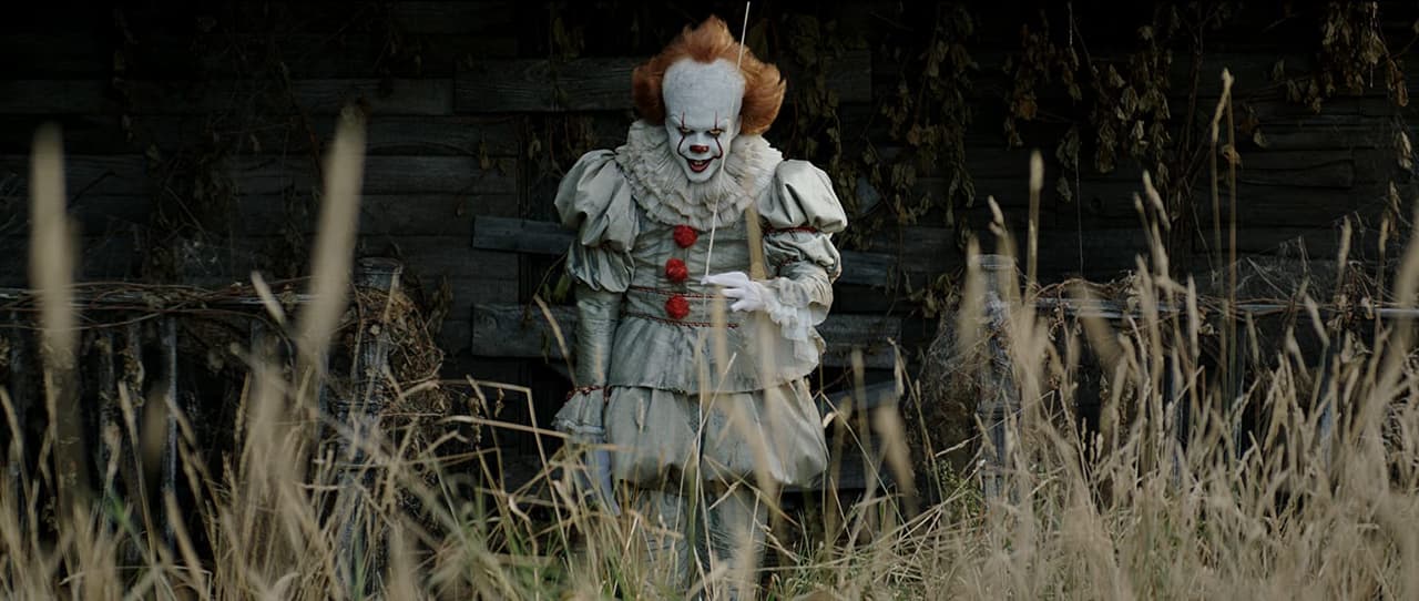 <b>IT (2017) - Prime Video</b>
<br>
<br>El remake de la película basa en la novela de Stephen King cuenta la historia de un grupo de niños que debe enfrentarse a un payaso que es capaz de volver su peor miedo realidad.