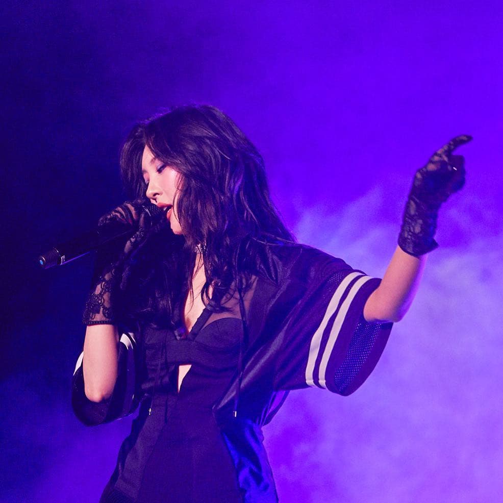 Sunmi en concierto.