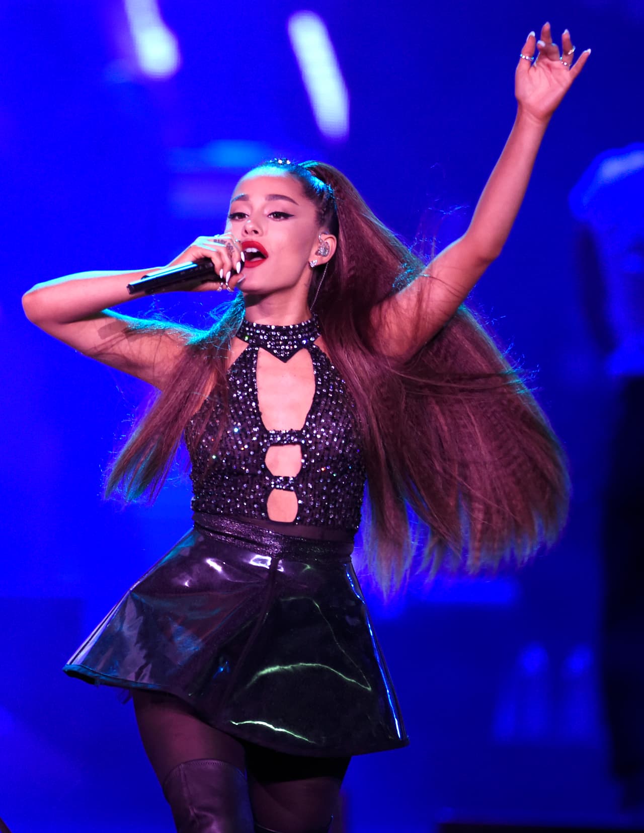 Ariana Grande se presenta en California en junio de 2018