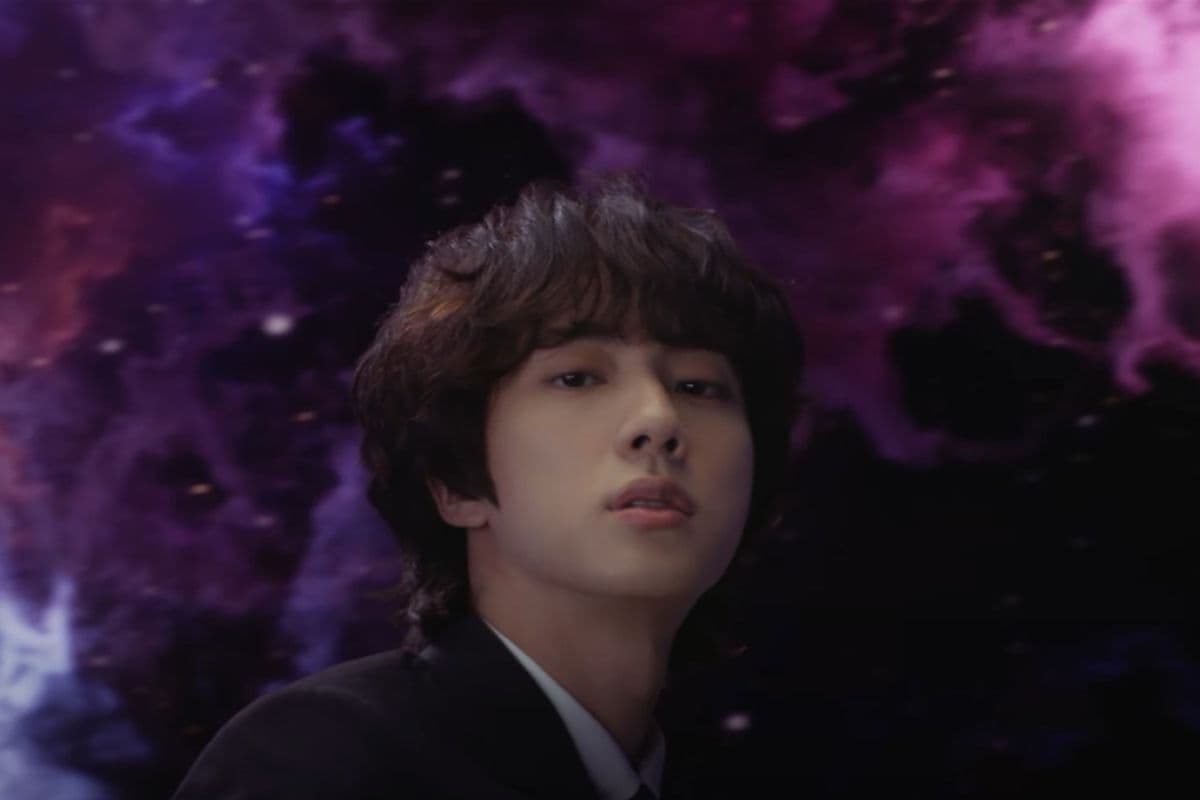 Jin colaboró con Coldplay para escribir su canción solista de 'The Astronaut'