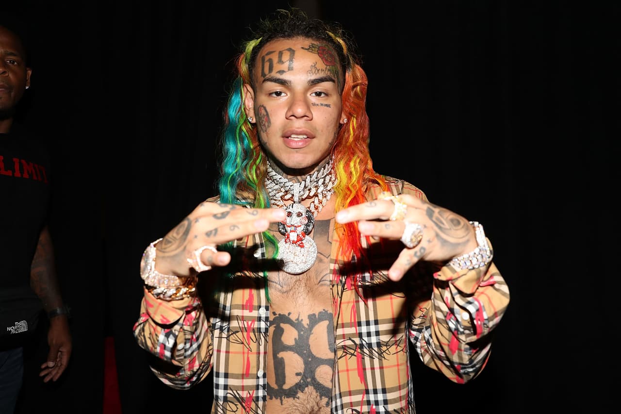 PHILADELPHIA, PA - SEPTEMBER 01: Tekashi 6ix9ine attends Made In America - Day 2 on September 1, 2018 in Philadelphia, Pennsylvania. (Photo by Shareif Ziyadat/WireImage)