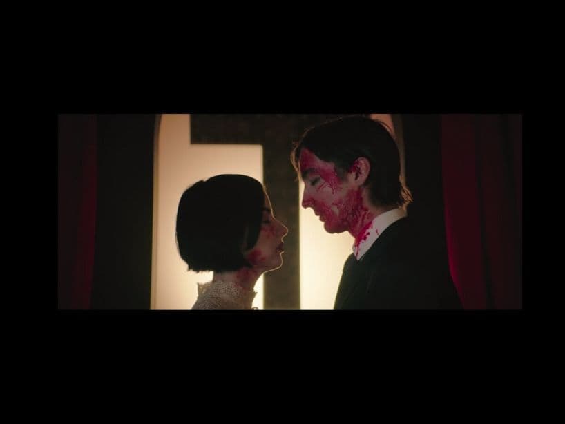 También su éxito, "Demolition Lovers" tuvo su guiño.