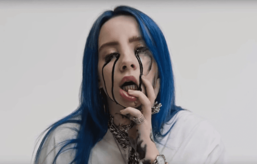 Billie Eilish en el video de "When The Party's Over"