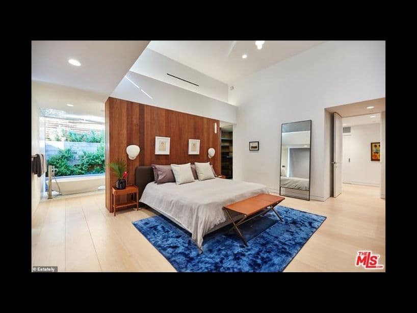 Según información de TMZ, el miembro de los Jonas Brothers vendió la mansión en 6.5 millones de dólares.