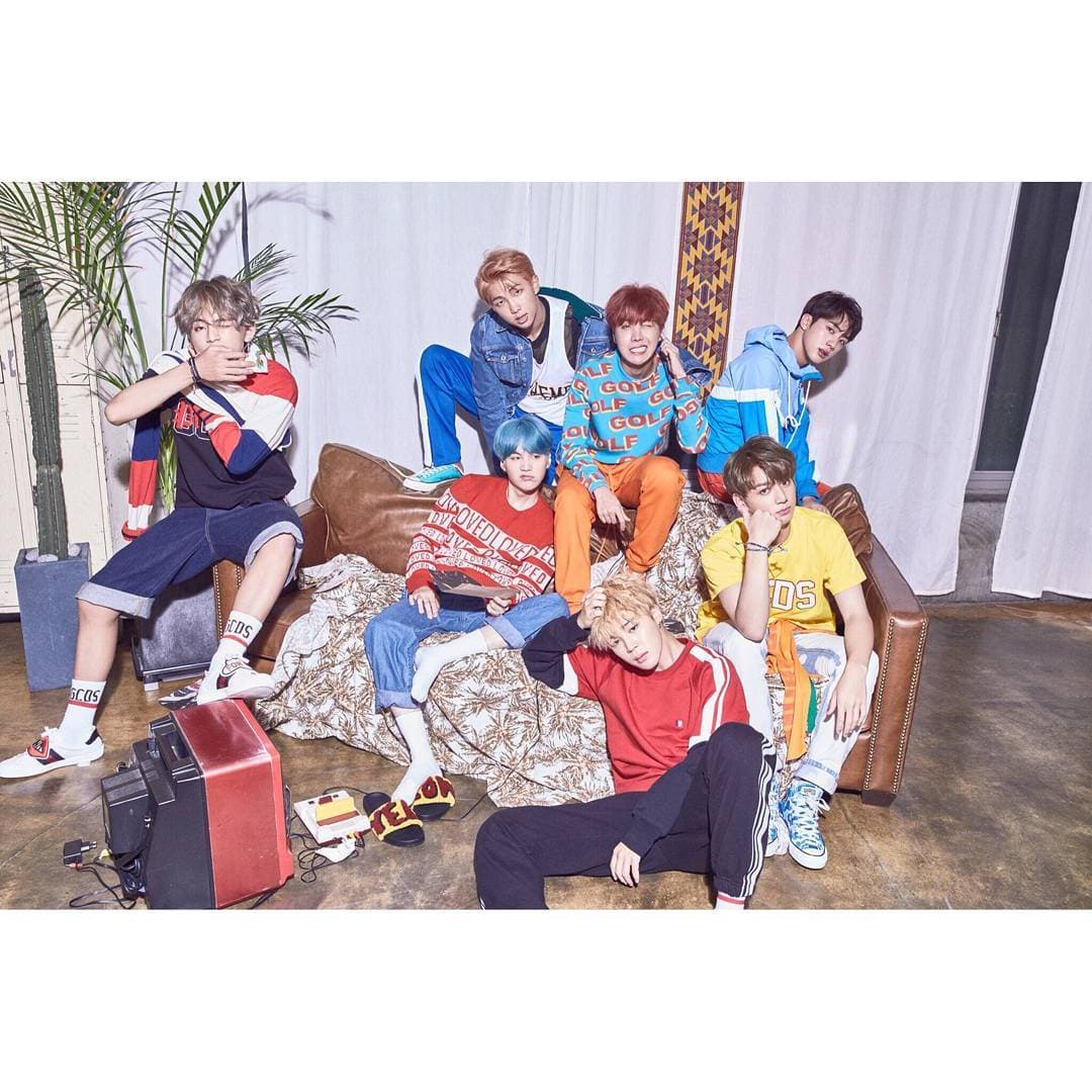 BTS: Grupo integrado por Jin, Suga, J-Hope, RM, Jimin, V y Jungkook, es una de las bandas de K-Pop más populares del momento y su grupo de admiradores, A.R.M.Y., ha crecido considerablemente en México. El impacto a nivel mundial de la banda ha sido tanto que se presentaron en los Premios Billboard y tienen un guiño en la serie, Los Simpson.