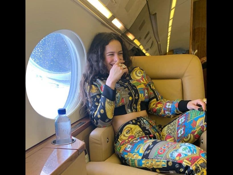 Si el 2019 fue el año de Rosalía, ¿qué nos espera para el 2020? La catalana podría lanzar música inédita, emprender una nueva gira, hacer colaboraciones originales y buscar más maneras de darle un giro a lo que hace.