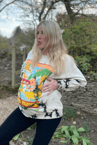 La cantante Ellie Goulding se suma a la lista de famosas embarazadas del 2021, pues dio a conocer que tendrá su primer hijo con su esposo, Caspar Jopling, con quien se casó en 2019.