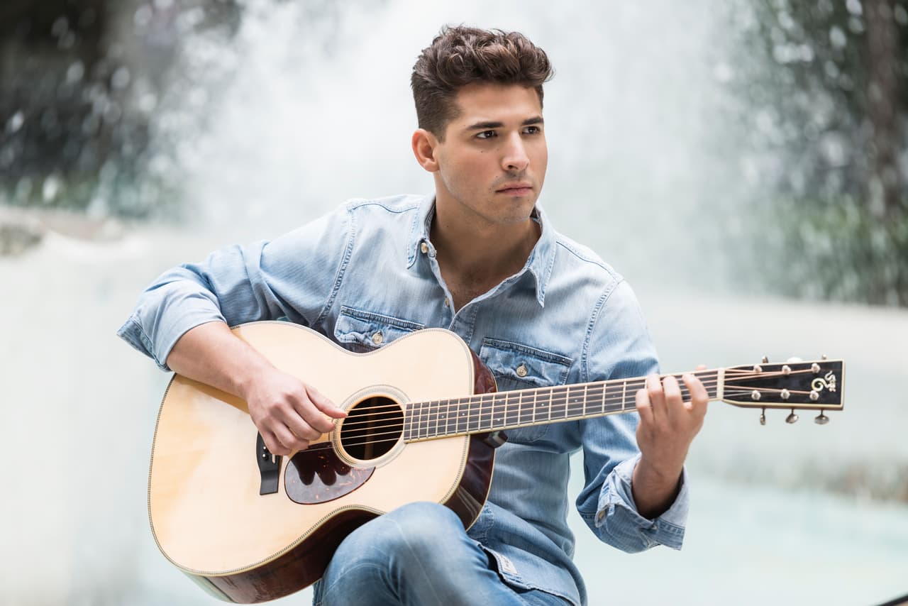 Julio Ramírez, guitarrista de Reik, lanzará su primer composición del género urbano en la que no participa su grupo.