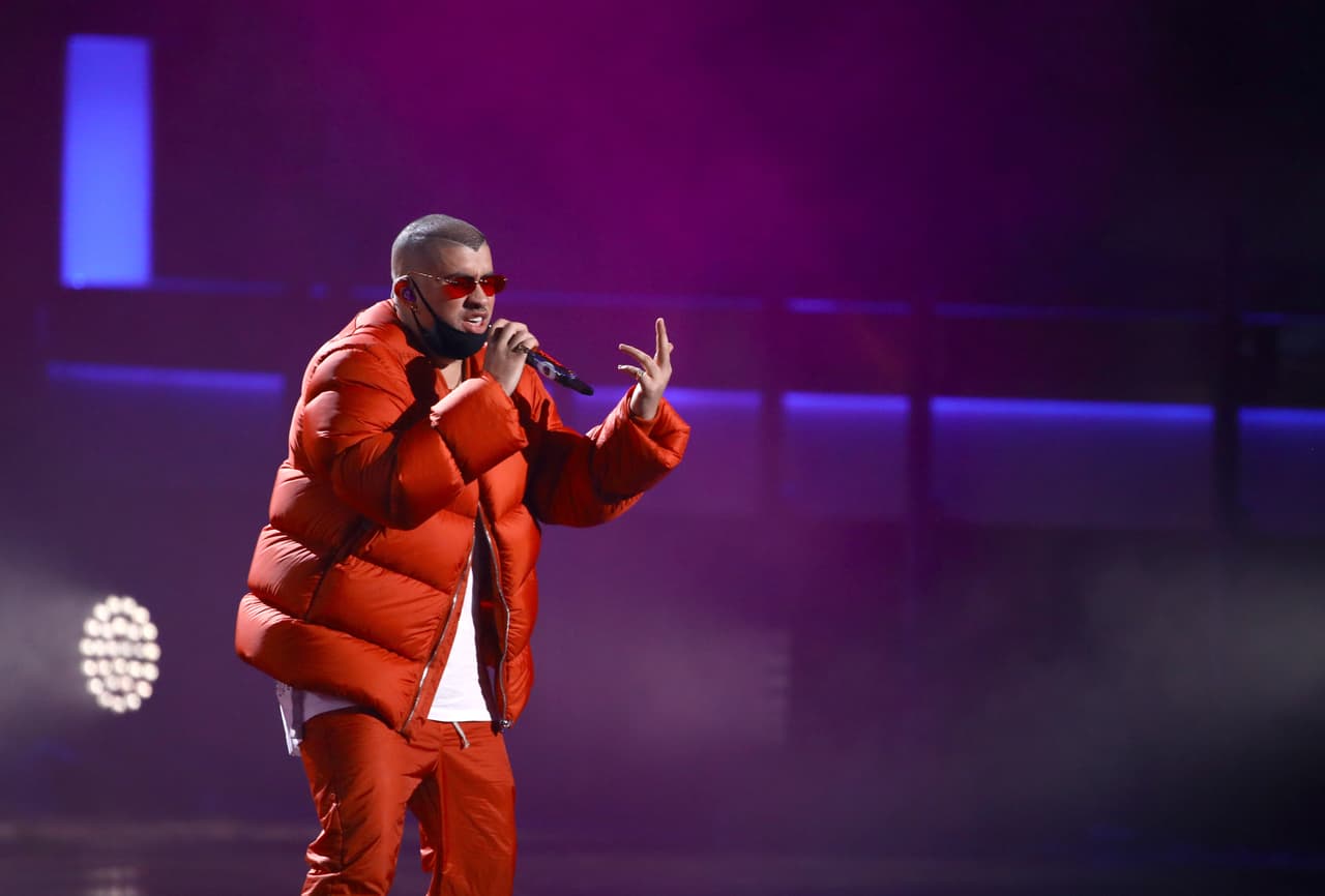 Bad Bunny dio positivo a covid-19