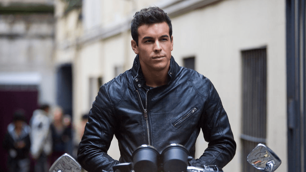 Tres Metros Sobre el Cielo (2010) tendrá su propia serie en Netflix. Aunque todavía no se confirma si Mario Casas, protagonista de la película, participará en el spin-off, aquí hay algunas razones por las que TELEHIT cree que el actor español debería repetir el papel principal.