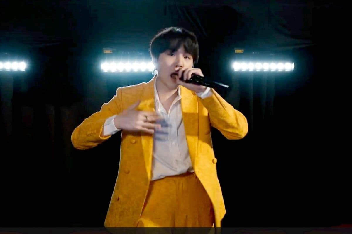 Suga con BTS en los Grammy 2021