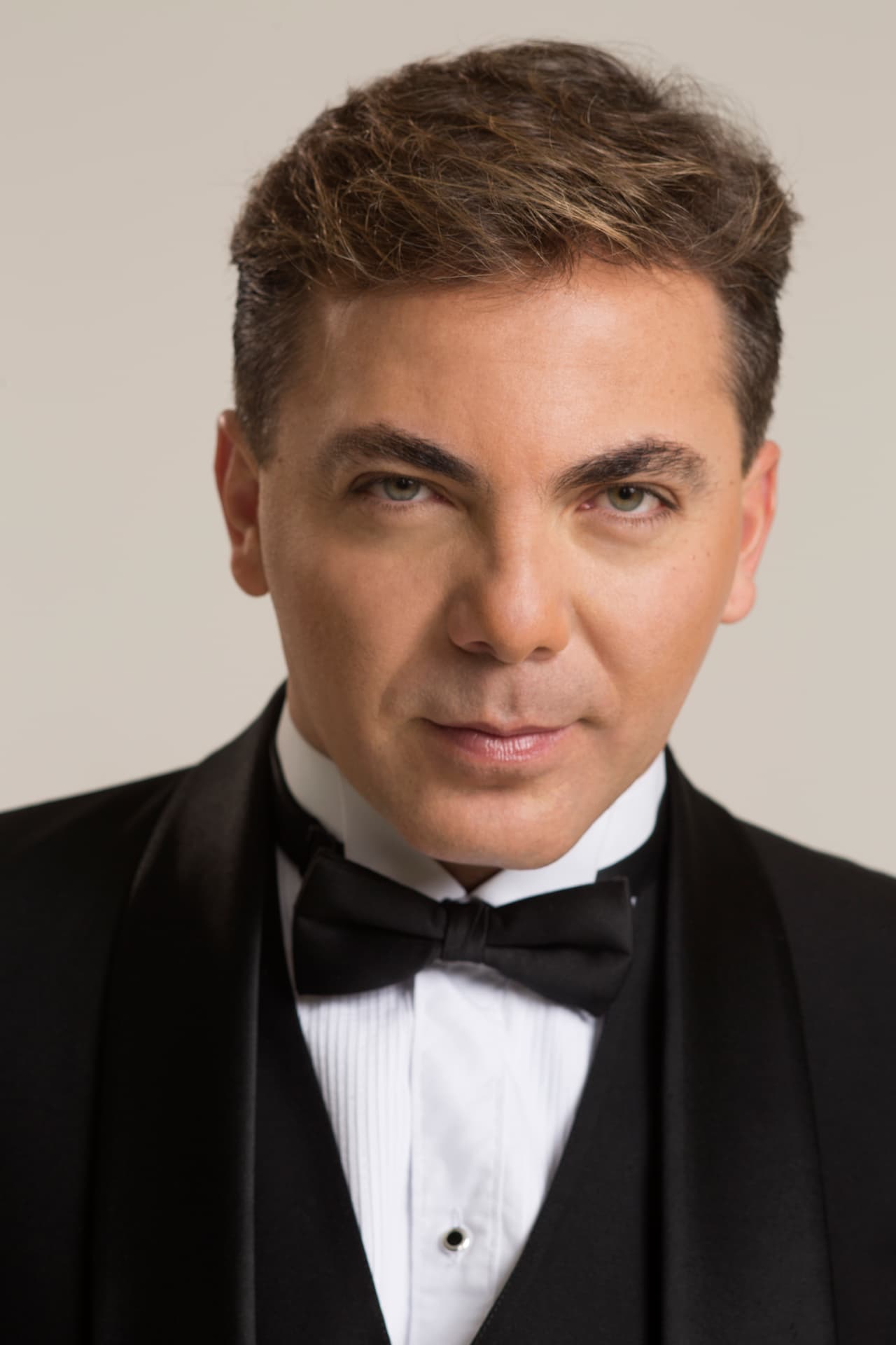 Cristian Castro aparecerá junto a Bronco.