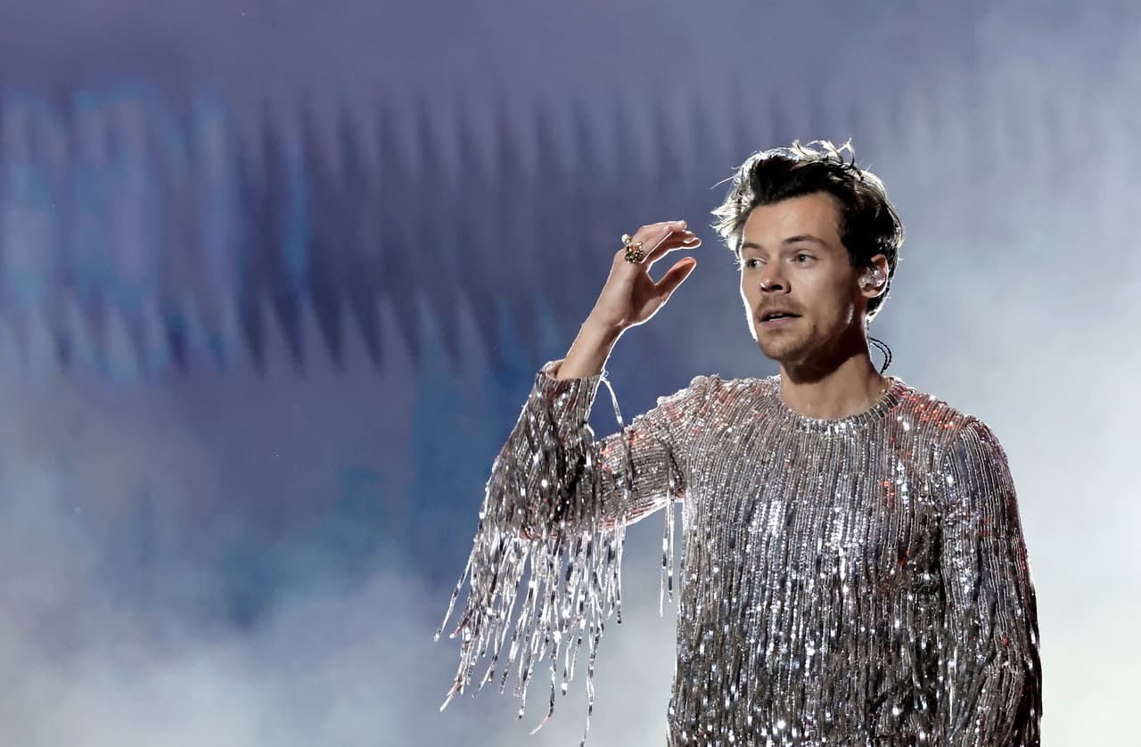 LOS ANGELES, CALIFORNIA - FEBRUARY 05: Harry Styles performs onstage during the 65th GRAMMY Awards at Crypto.com Arena on February 05, 2023 in Los Angeles, California. (Photo by Kevin Winter/Getty Images for The Recording Academy )