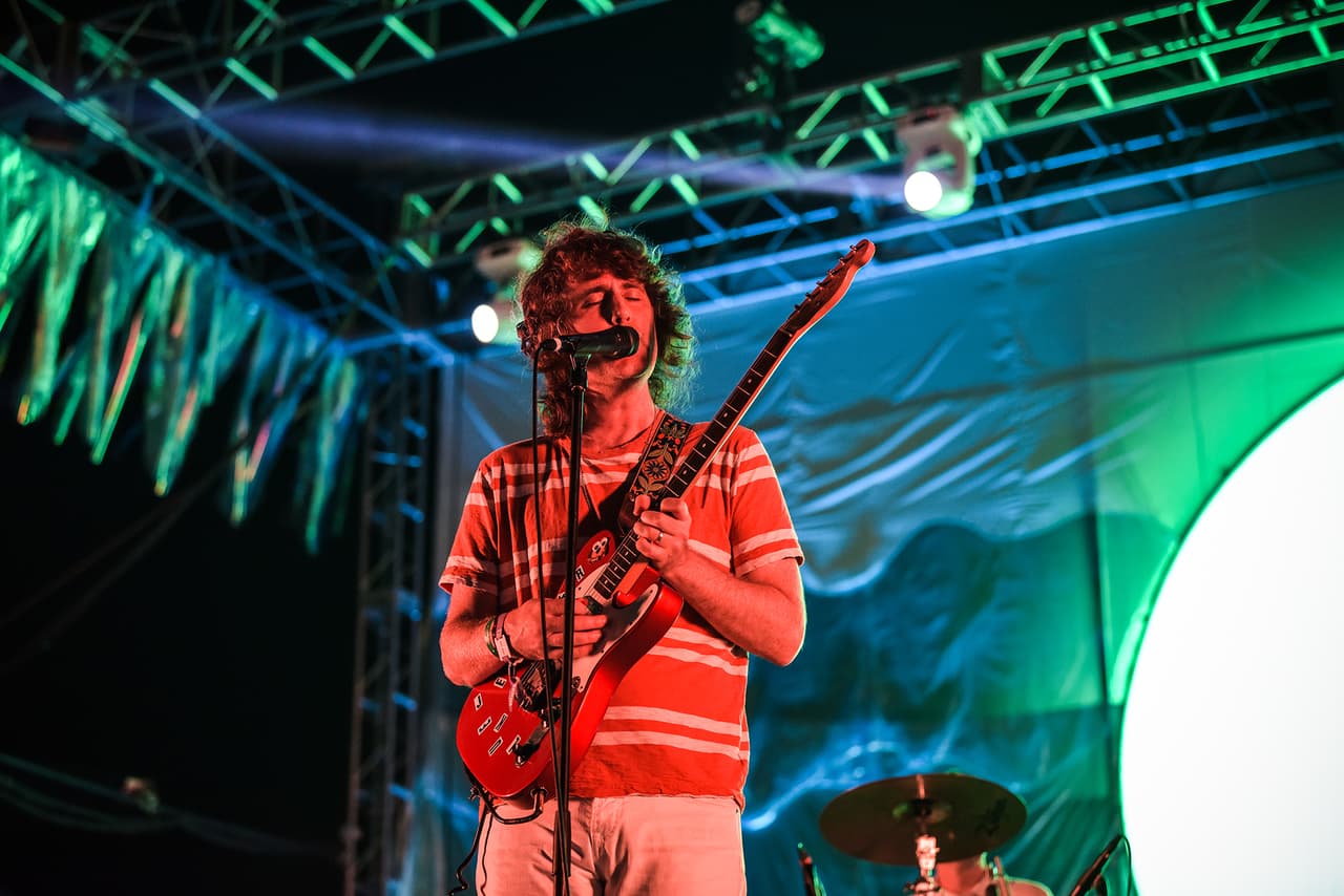 El festival playero fue el escenario perfecto para el regreso de The Rapture a México, después de 7 años de ausencia, la banda neoyorquina encabezada por Luke Jenner hipnotizó a sus fans con su sonido post-punk revival.