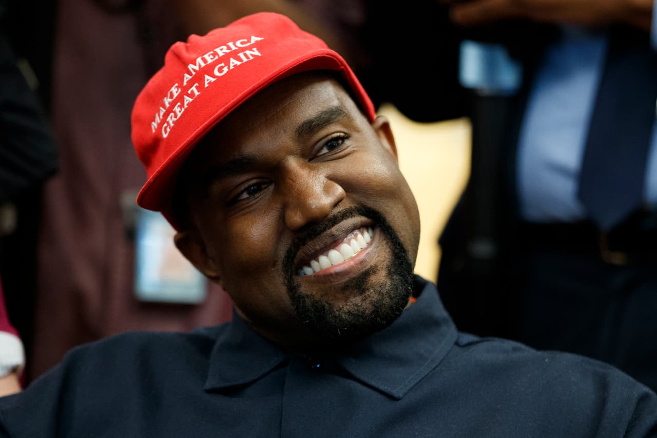 Kanye West se pone generoso en California