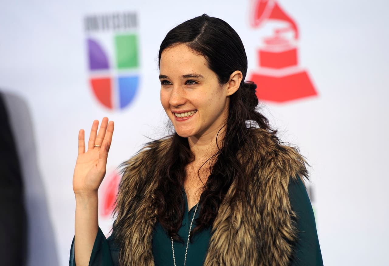 Ximena Sariñana debutó con “Mediocre”, disco que fue nominado en la categoría de Mejor Álbum de Rock o Alternativo Latino en 2008