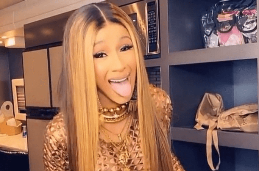 Cardi B confesó que le costó trabajo no meter obscenidades a la canción de BLACKPINK