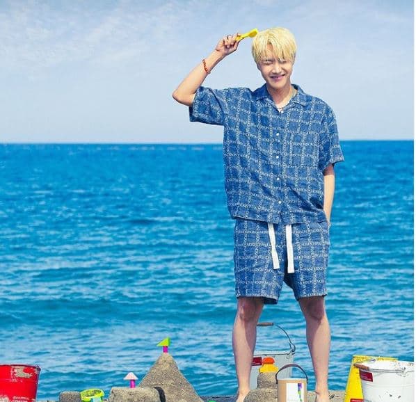 J-Hope posa con cabello rubio en las nuevas fotos de BTS