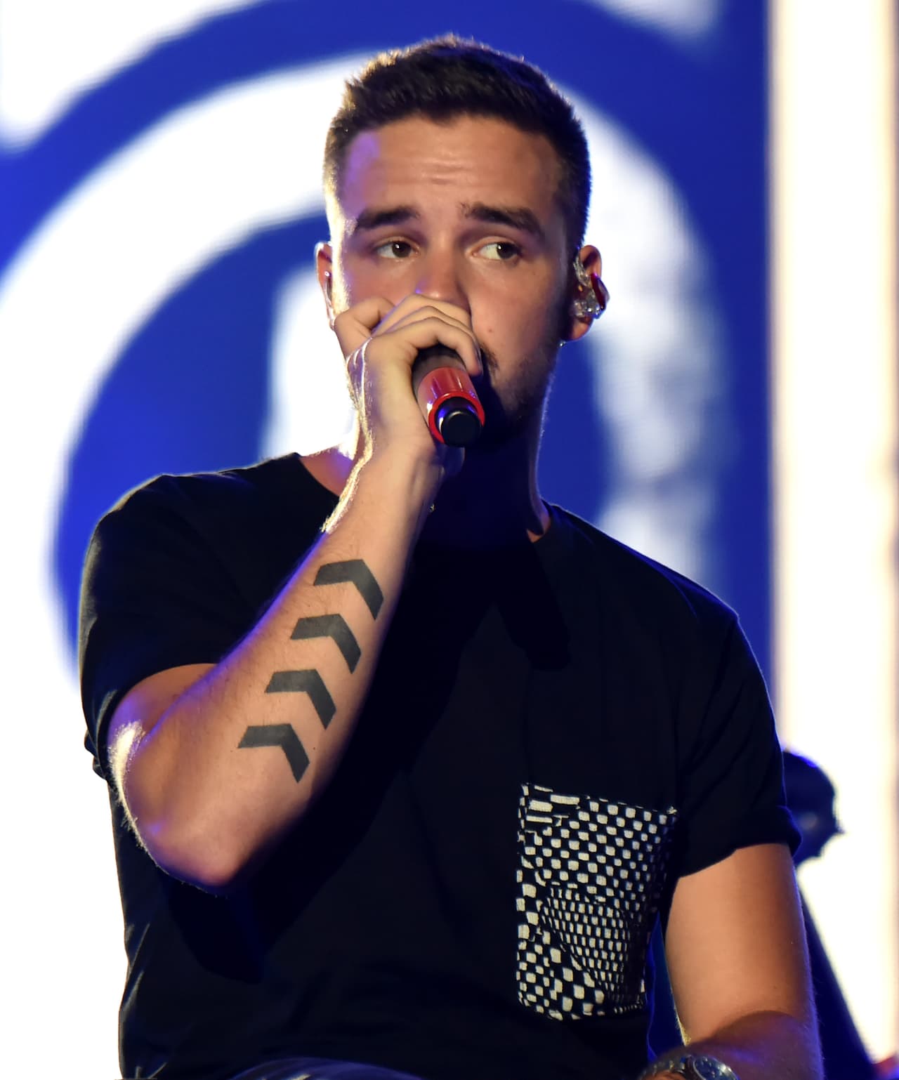 Con el éxito de sus tres discos, One Direction pasaba gran parte de su tiempo en giras y entrevistas. Luego llegó “Four”, su cuarto material, junto a algunos tatuajes, pues los chicos comenzaban a crecer y a dejar ver sus estilos propios más definidos.