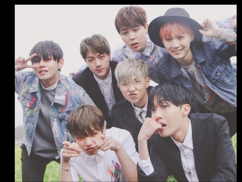 Algunos fans de BTS bromearon que los integrantes se verían exactamente igual, pues los asiáticos cuidan muy bien su piel.
