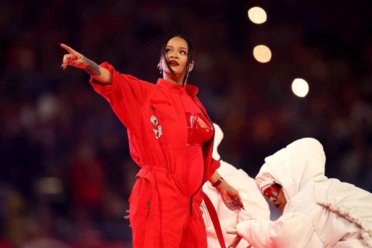 Rihanna en el half Time show del Super Bowl en Arizon