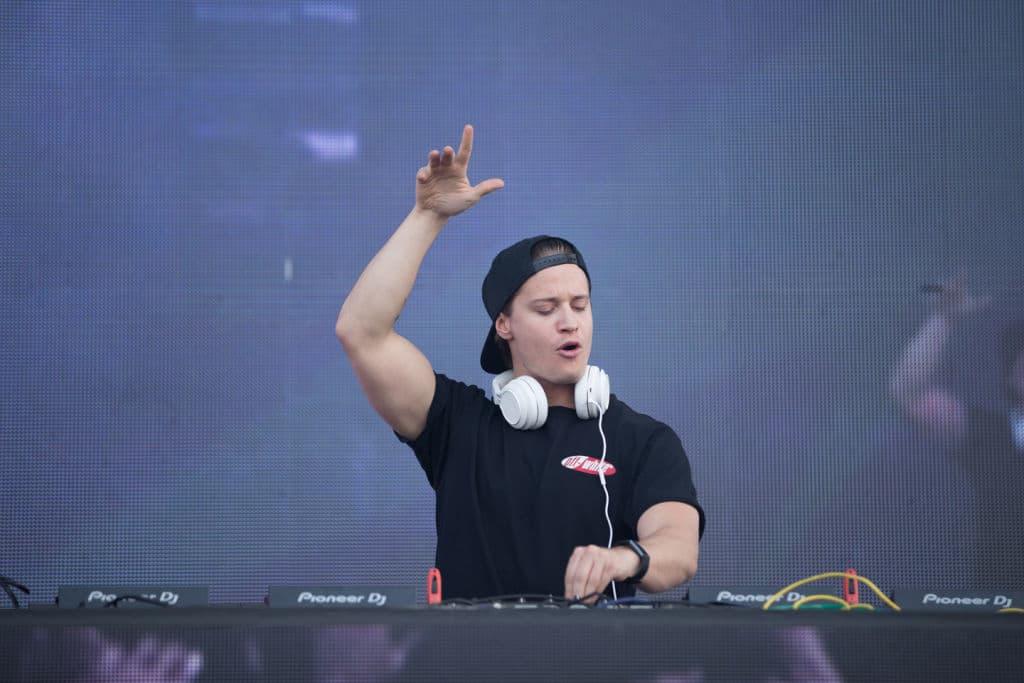 Kygo siempre ha proclamado que su objetivo de niño era ser futbolista profesional. Sin embargo, con el paso del tiempo, se dio cuenta que le dedicaba más tiempo a tocar el piano que a patear el balón.