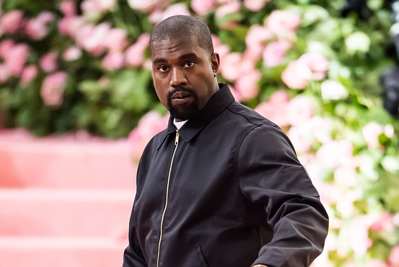Kanye West se retira de las elecciones de Estados Unidos con pocos votos