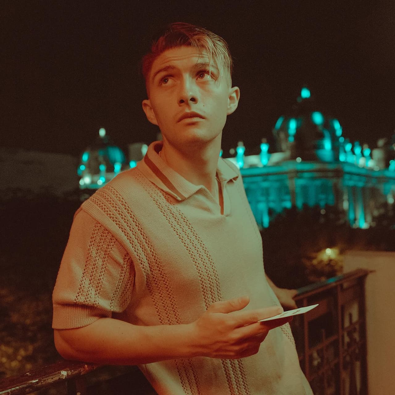 Alex Ponce promociona su nuevo sencillo ‘Traición’