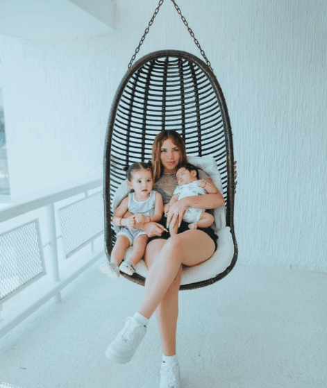 Kimberly Loaiza y sus hijos, Kima y Juanito