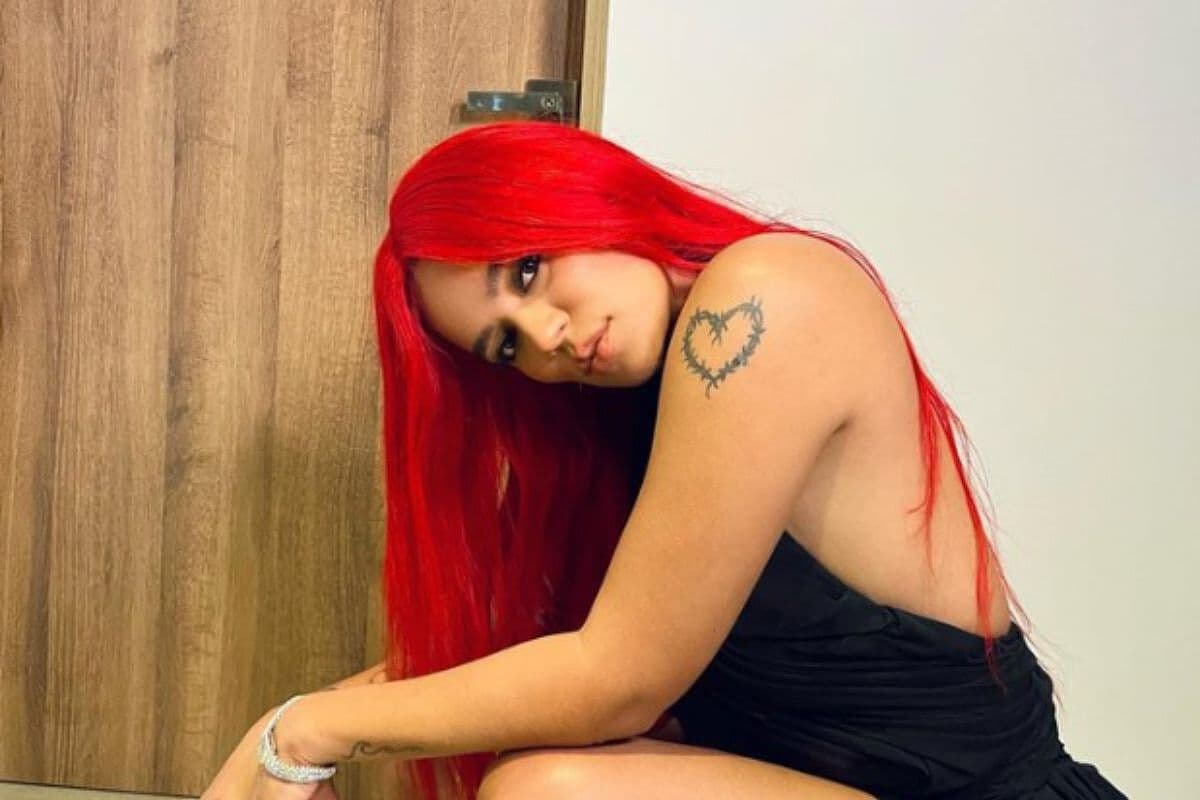 Karol G se burla de su pronunciación en inglés