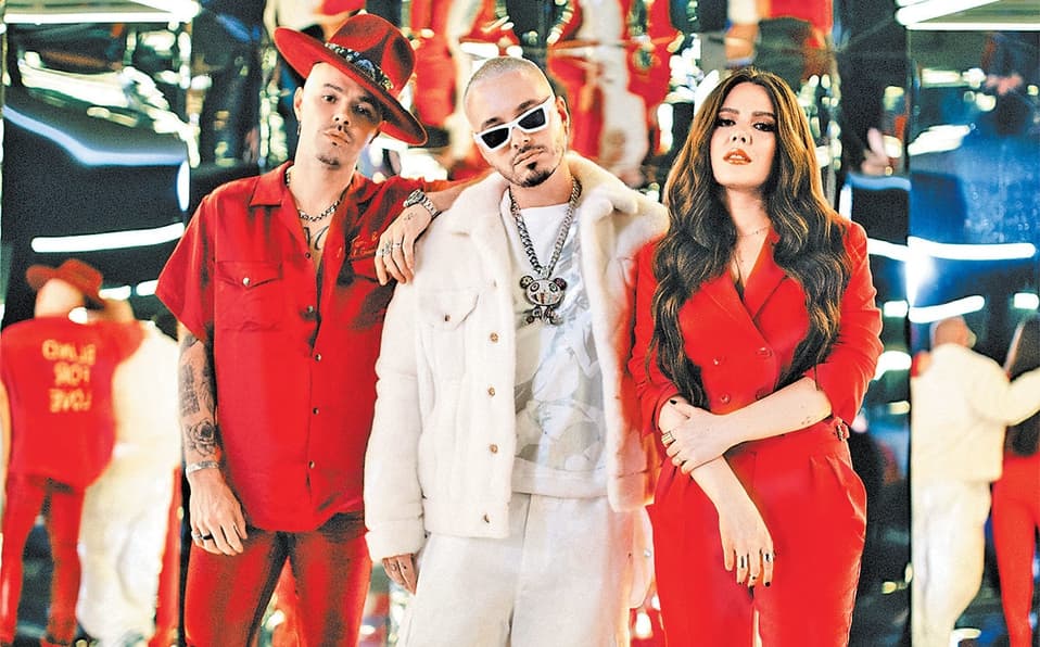 La banda de pop logró combinar de una manera muy fresca su estilo con el de J Balvin en "Mañana es too Late". El tema salió el 4 de octubre y, hasta la fecha, acumula más de 50 millones de reproducciones en plataformas digitales como Spotify.