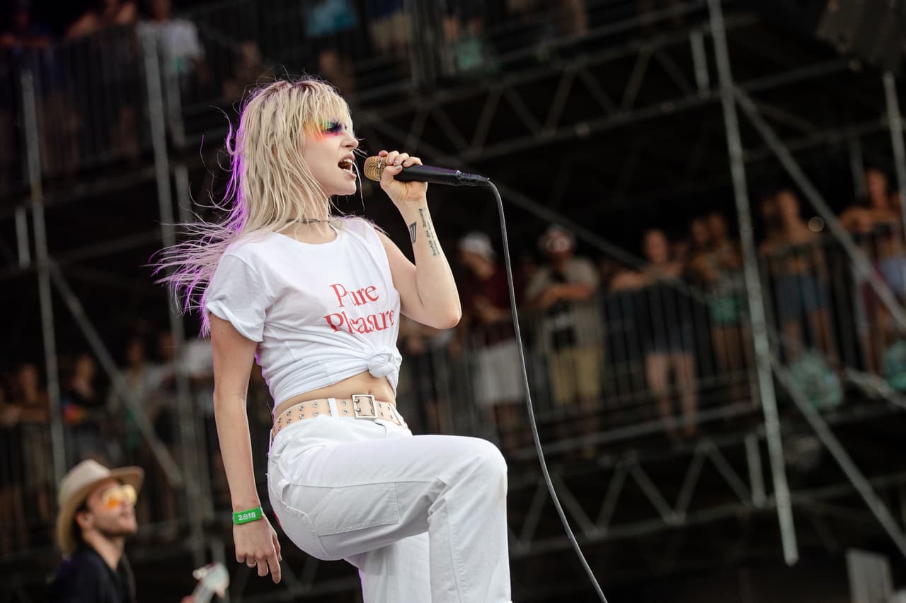 MANCHESTER, TN - JUNE 08: Hayley Williams of Paramore performs at the Bonnaroo Music & Arts Festival on June 8, 2018 in Manchester, Tennessee. (Photo by Josh Brasted/WireImage)