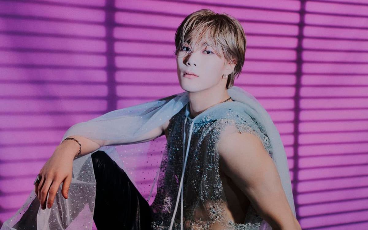 Moonbin comenzó su carrera en 2004; hasta su muerte se desempeño como cantante, actor, modelo, conductor y bailarín.