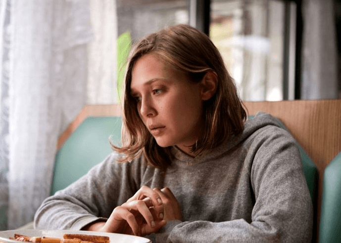 Su primer gran proyecto cinematográfico fue “Martha Marcy May Marlene” (2011), donde interpretó a “Martha”, una joven que sufre de delirio y paranoia al regresar con su familia después de vivir con una secta abusiva en las montañas. La cinta también contó con las actuaciones de Sarah Paulson, John Hawkes y Hugh Dancy, fue muy bien recibida e incluso recibió elogios de la crítica por el trabajo de Olsen.
