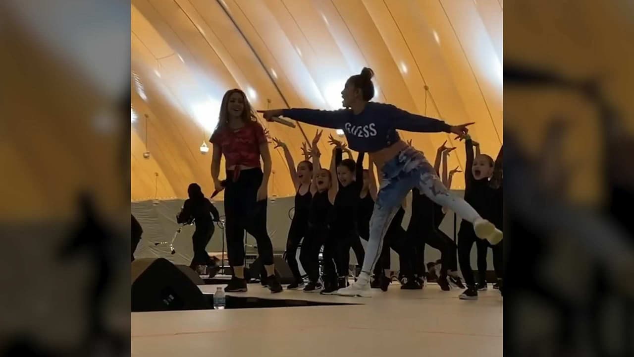 JLo comparte videos inéditos al lado de Shakira en los ensayos para el Super Bowl
