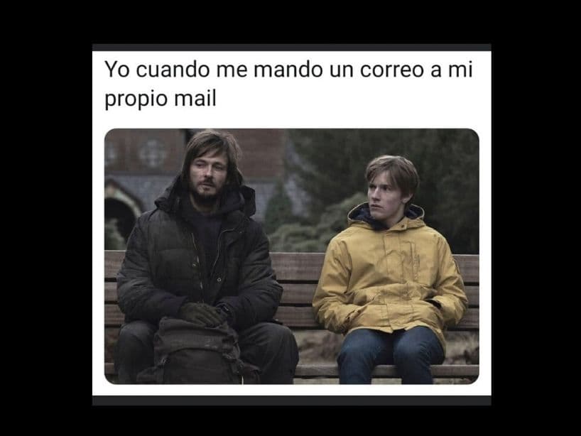Los personajes de Dark nos hacen creer que a más de uno le ha pasado esto. Es como recibir un mensaje tuyo de un momento diferente en la línea del tiempo.