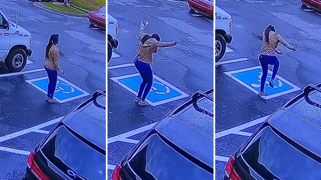 Como cuando te contratan y tu jefe te cacha bailando de la emoción