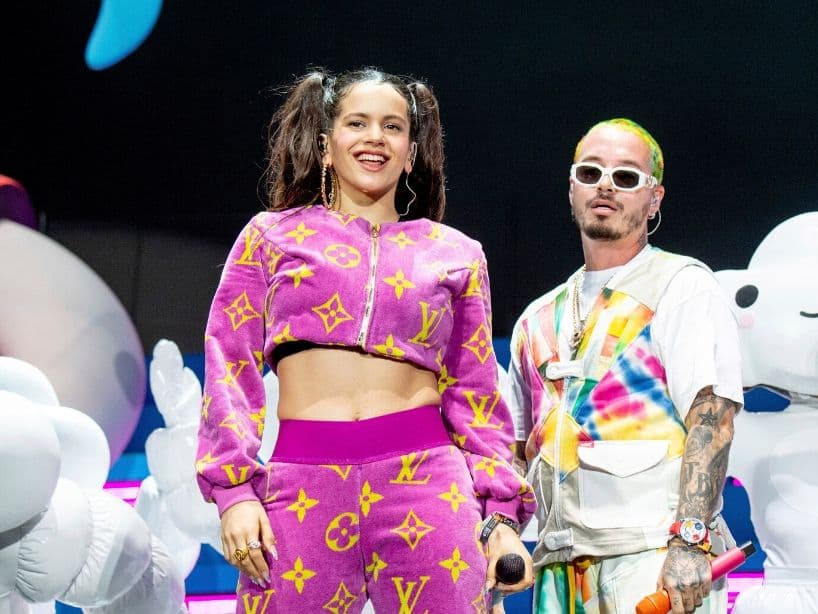 En octubre, Rosalía superó las mil millones de reproducciones en su tema "Con Altura" y se convirtió en la artista más vista del 2019.