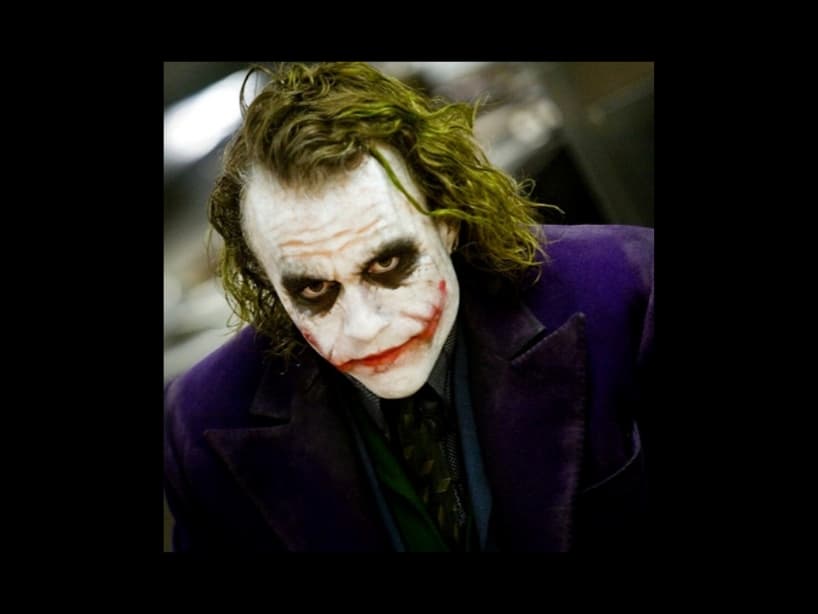El Guasón que Ledger interpretó en Batman: El Caballero de la Noche, es considerado uno de los mejores villanos en la historia.