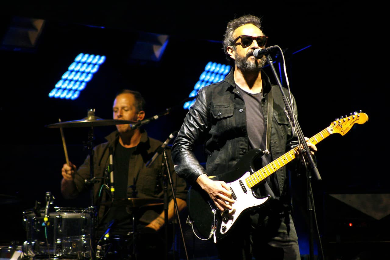 El paso de los años no ha sido en vano. Aunque más barbudos, Molotov llegará a los Premios Telehit 2019 con más potencia.