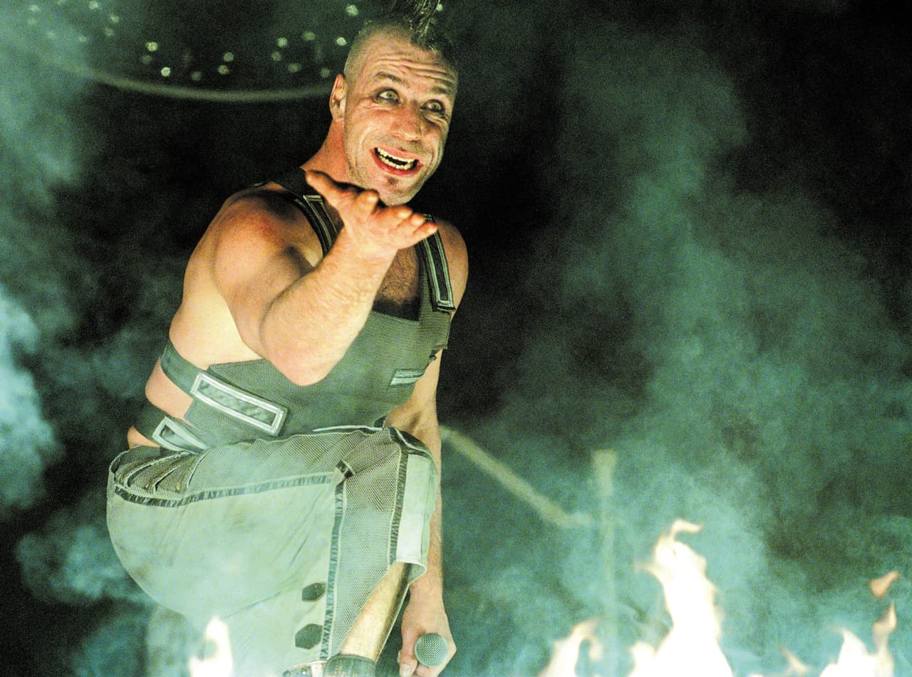 NETHERLANDS - DECEMBER 03: Photo of RAMMSTEIN; 03-12-2001/RAMMSTEIN/HEINEKEN MUSIC HALL/A'DAM (Photo by Peter Pakvis/Redferns)