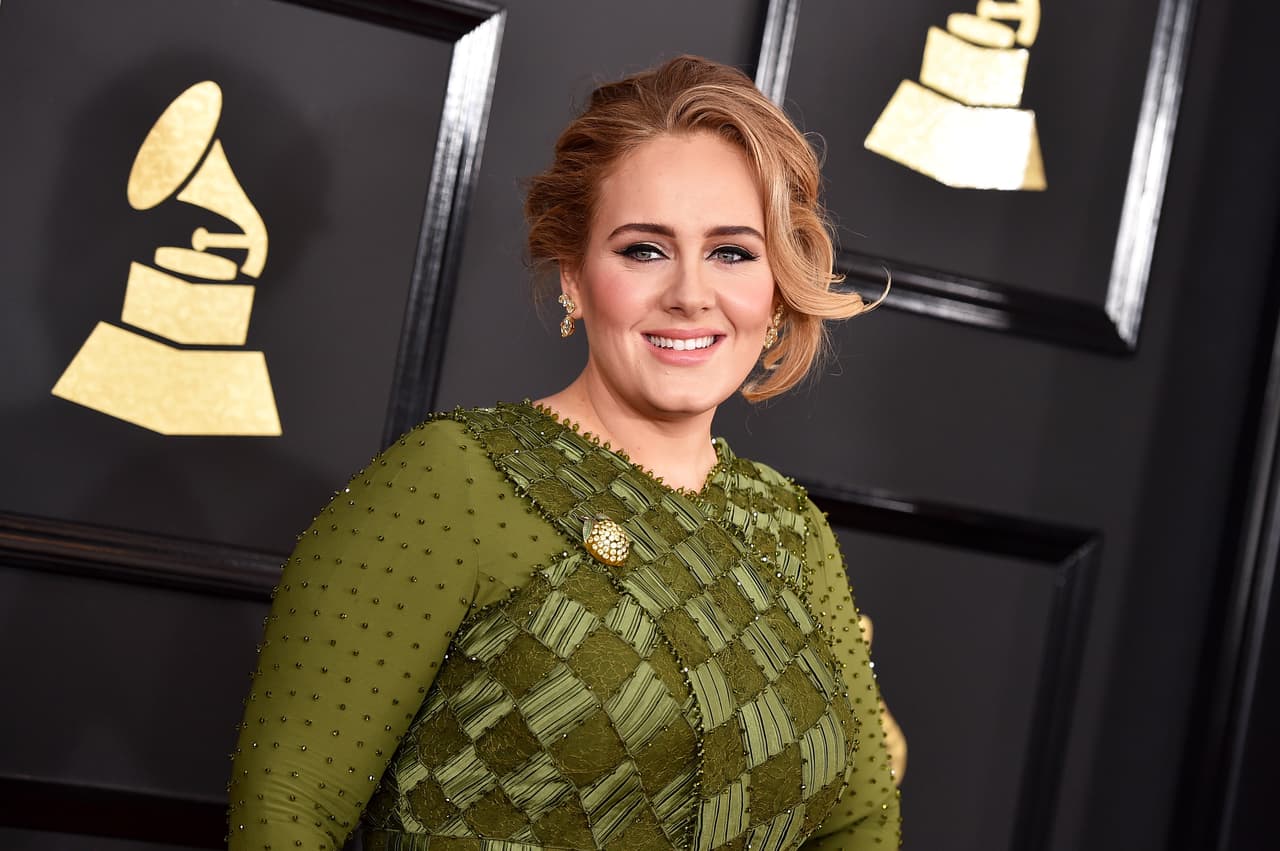 “No se ve muy delgada, se ve increíble”, dijo sobre el nuevo aspecto de Adele. 
<br>