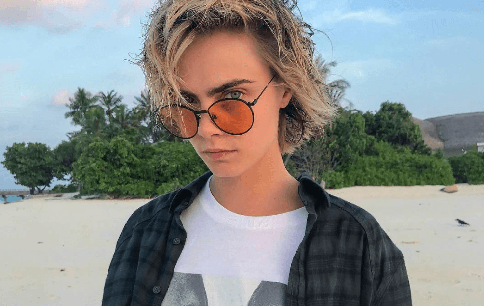 La modelo Cara Delevingne se sumó a la polémica y publicó un mensaje para Bieber.“Desearía que pasara menos tiempo defendiendo a los hombres y más tiempo tratando de entender a las mujeres y respetando sus reacciones válidas. Como hombre casado, deberías apoyar a las mujeres", expresó.