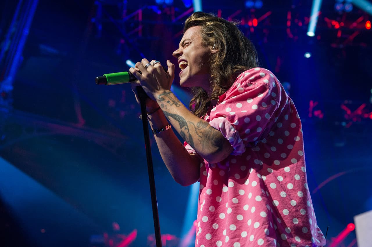 El exintegrante de One Direction y ahora solista empezó a tatuarse a los 18 años y a la fecha, se ha hecho más de 50, unos pequeños y otros muy grandes. Por lo general, le gusta el estilo retro a lo old school.