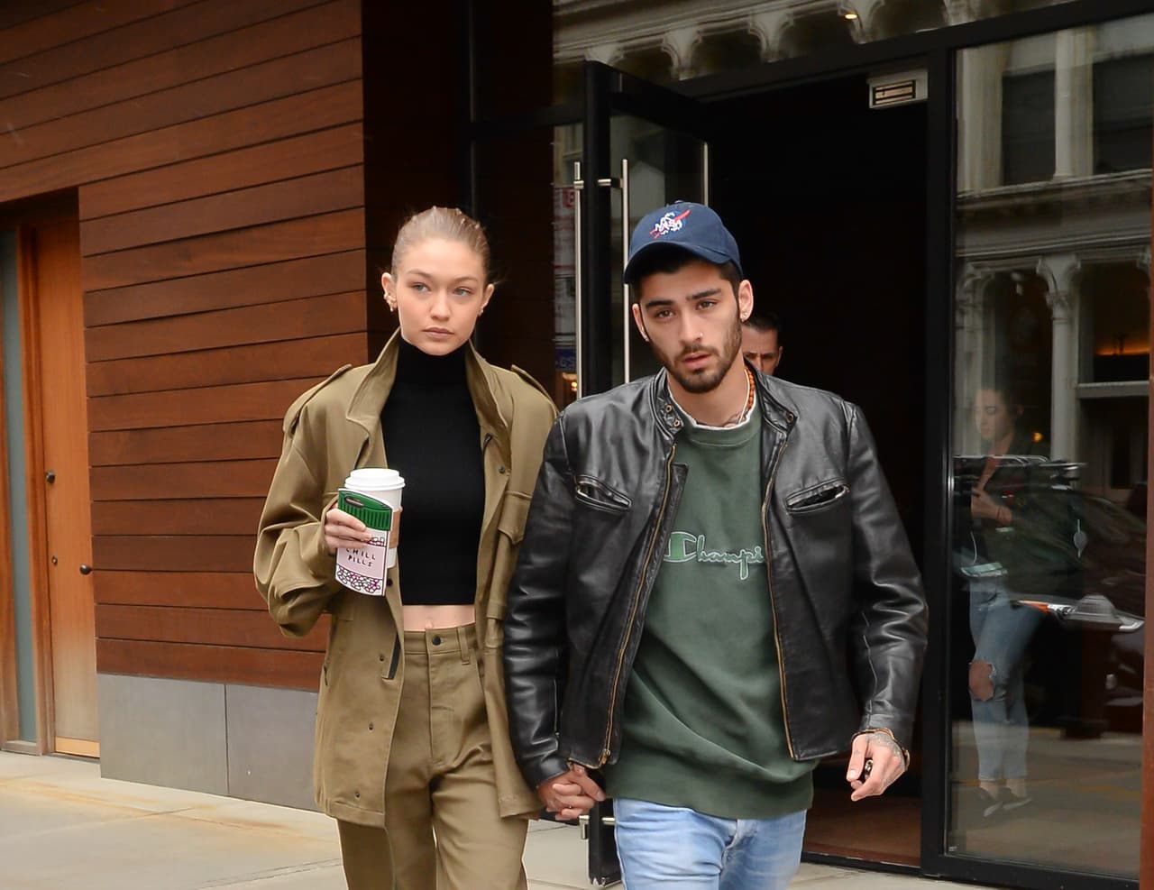 Gigi Hadid mostró en una bella sesión de fotos su avanzado embarazo; el bebé está por nacer